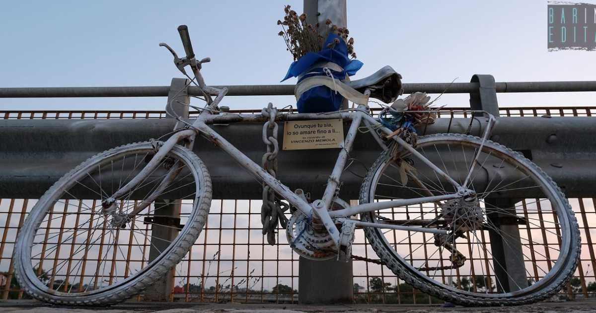 Bari, le "ghost bikes": quelle bici bianche che ricordano i ciclisti investiti e morti per strada